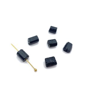 Turmalin czarny surowy wałki ok. 5x6 mm - 6 szt.