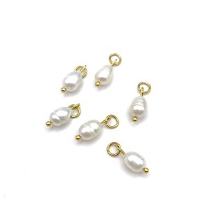 Zawieszka z naturalną perłą ok. 18x7 mm - stal 